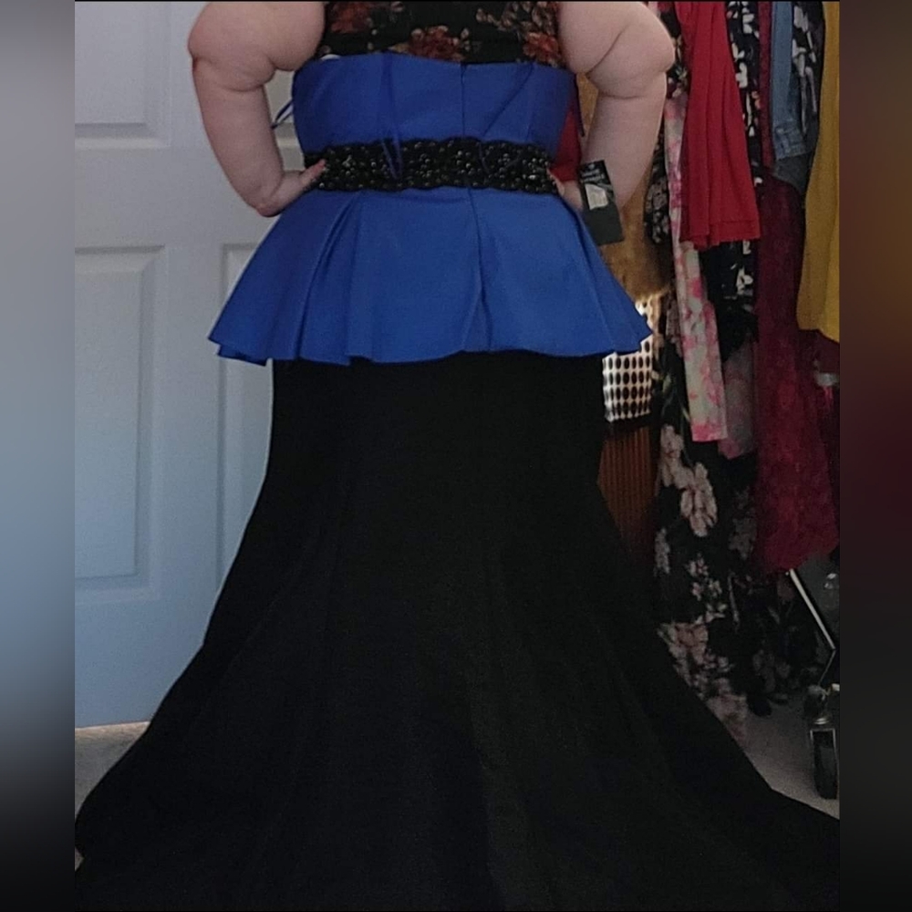 Designer Mac Duggal Mermaid Peplum Dress - Picture 2 of 4